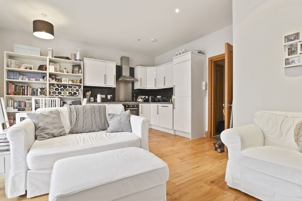 Property photo 3 of 7