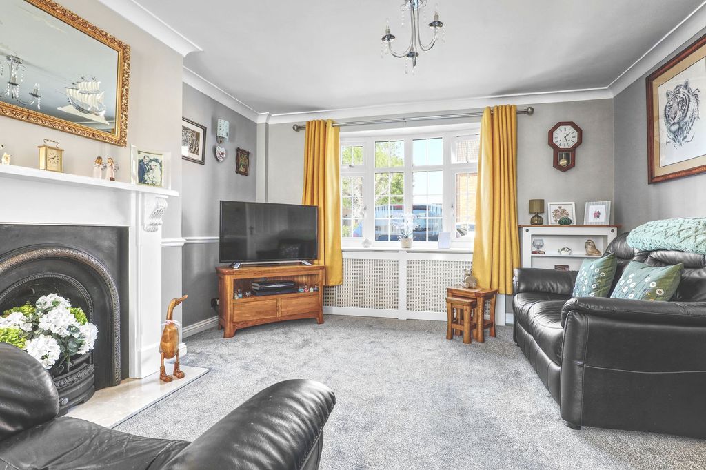 Property photo 2 of 13