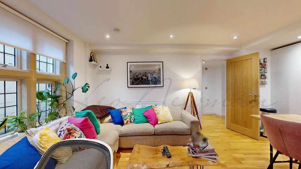 Property photo 3 of 18