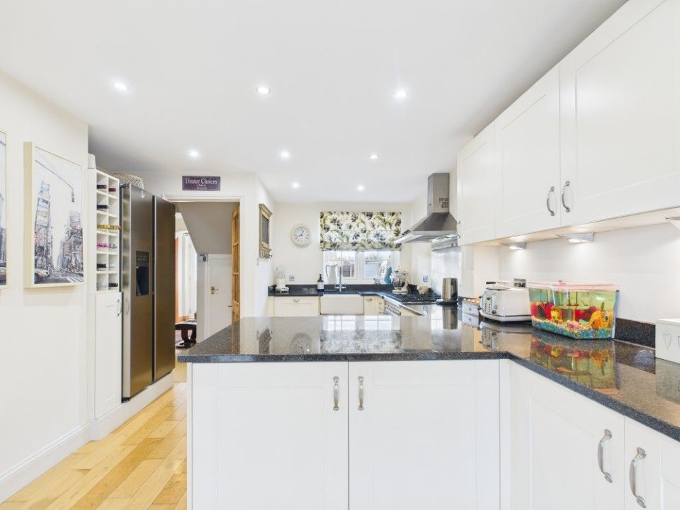 Property photo 2 of 26