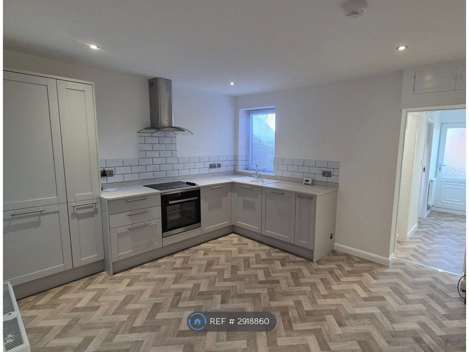 Property photo 2 of 16 Kitchen