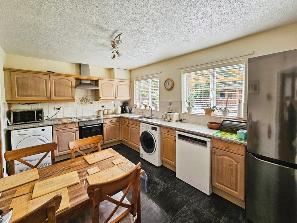 Property photo 3 of 12 Photo 9