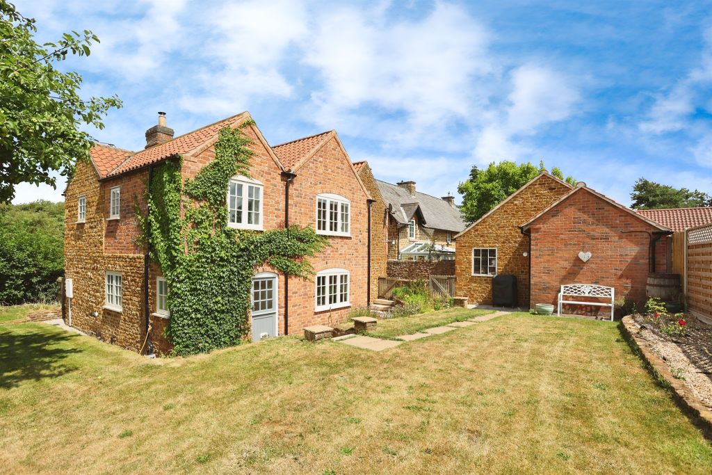 Property photo 1 of 30