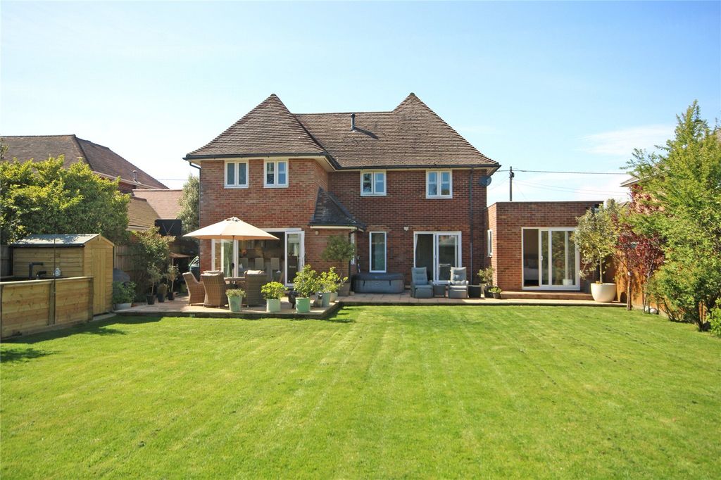 Property photo 2 of 18 Picture No. 16