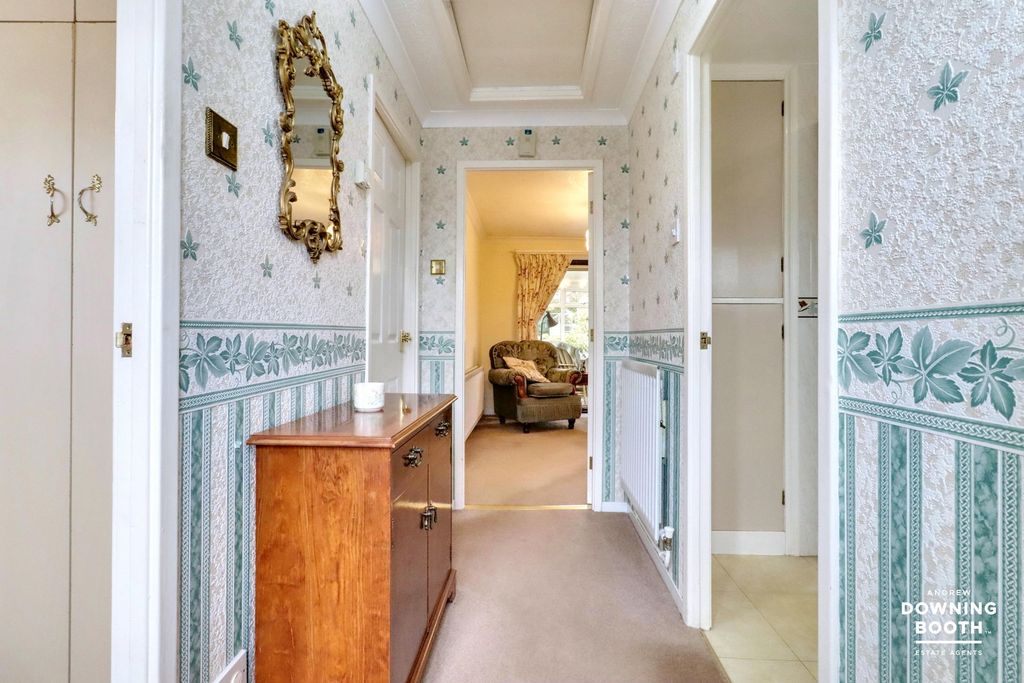 Property photo 2 of 27