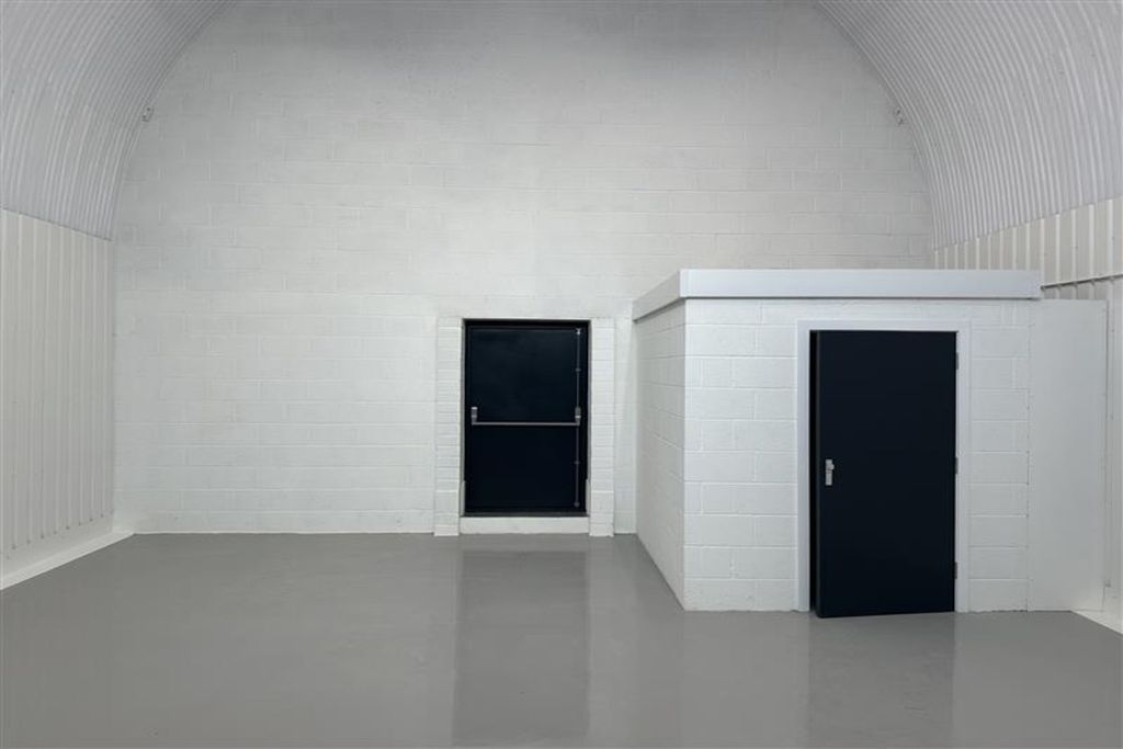 Property photo 3 of 4 An Empty Arch With White Lining