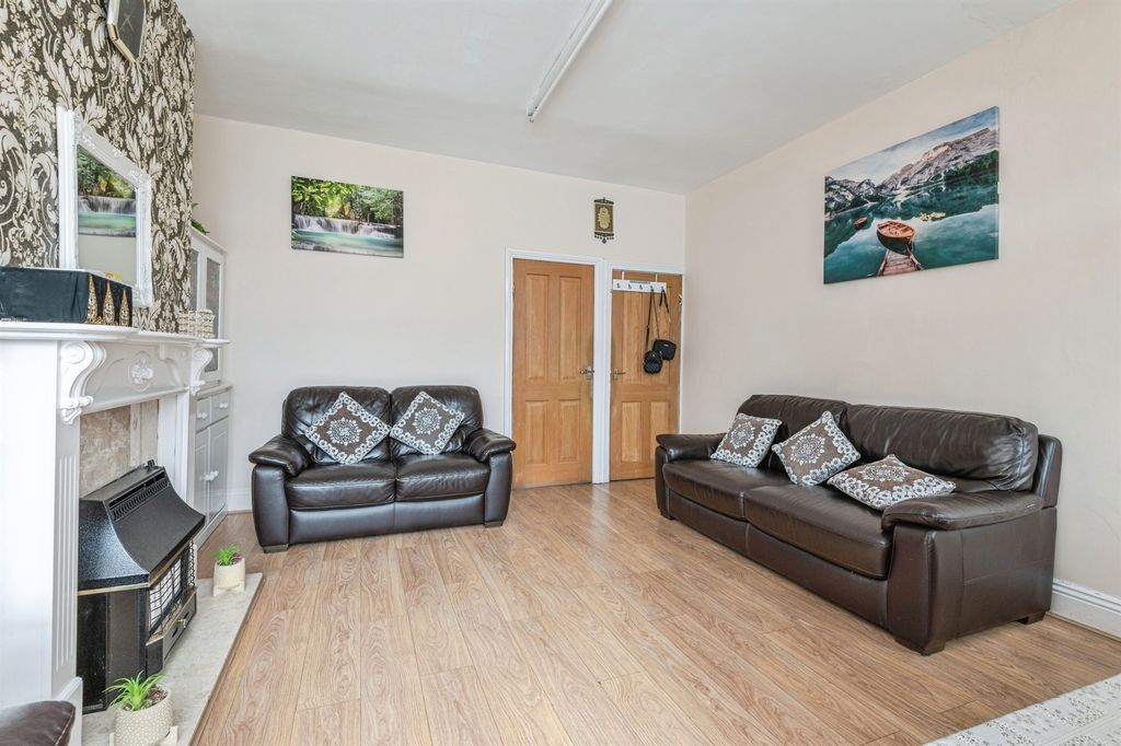 Property photo 3 of 16