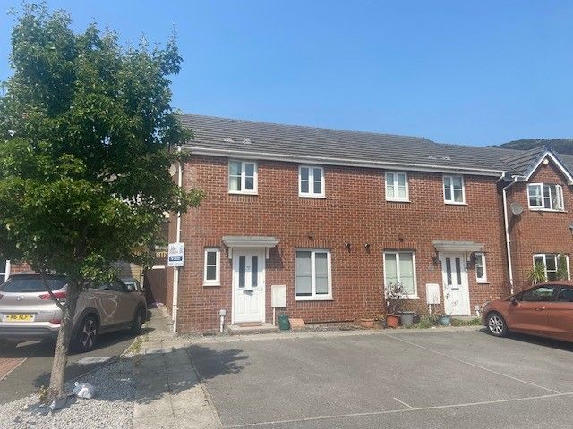 Property photo 1 of 12