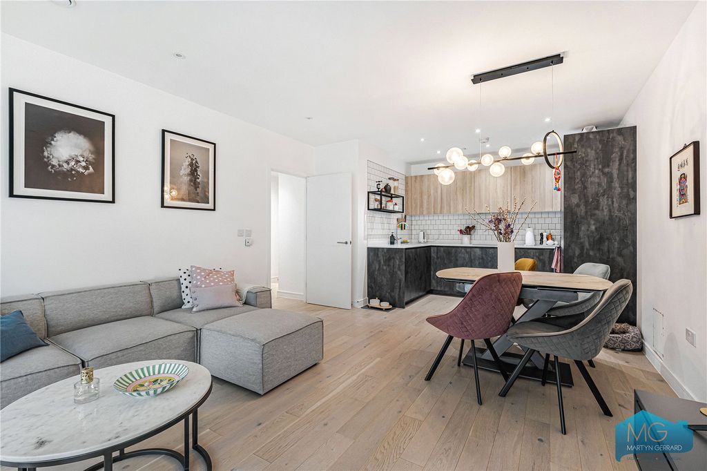 Property photo 2 of 17 Picture No. 09