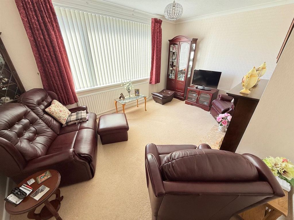Property photo 2 of 15 Living Room