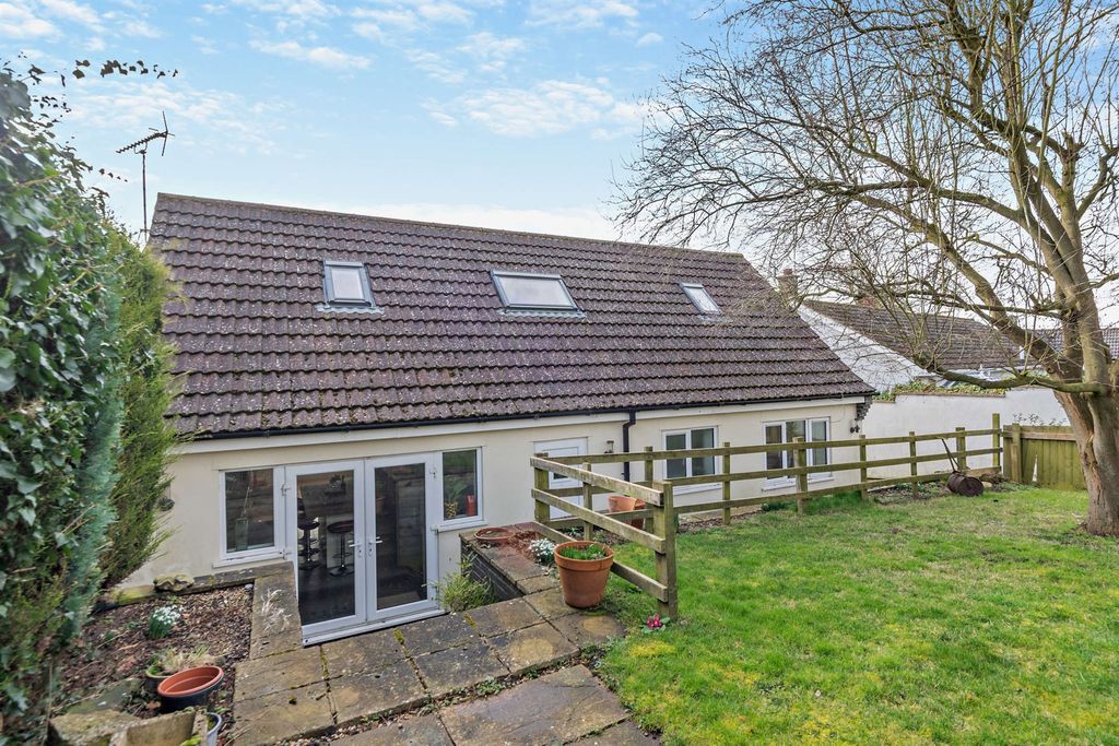 Property photo 2 of 14
