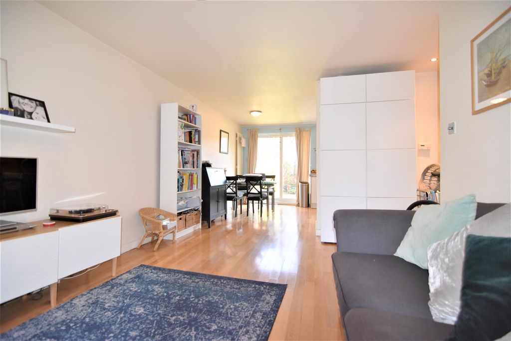 Property photo 3 of 8