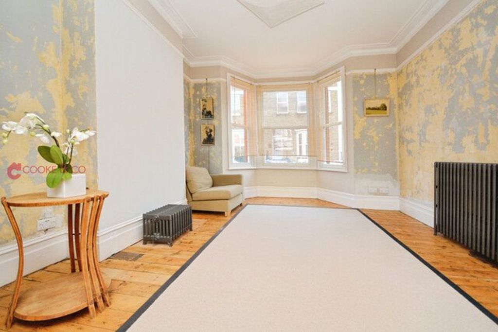 Property photo 2 of 22