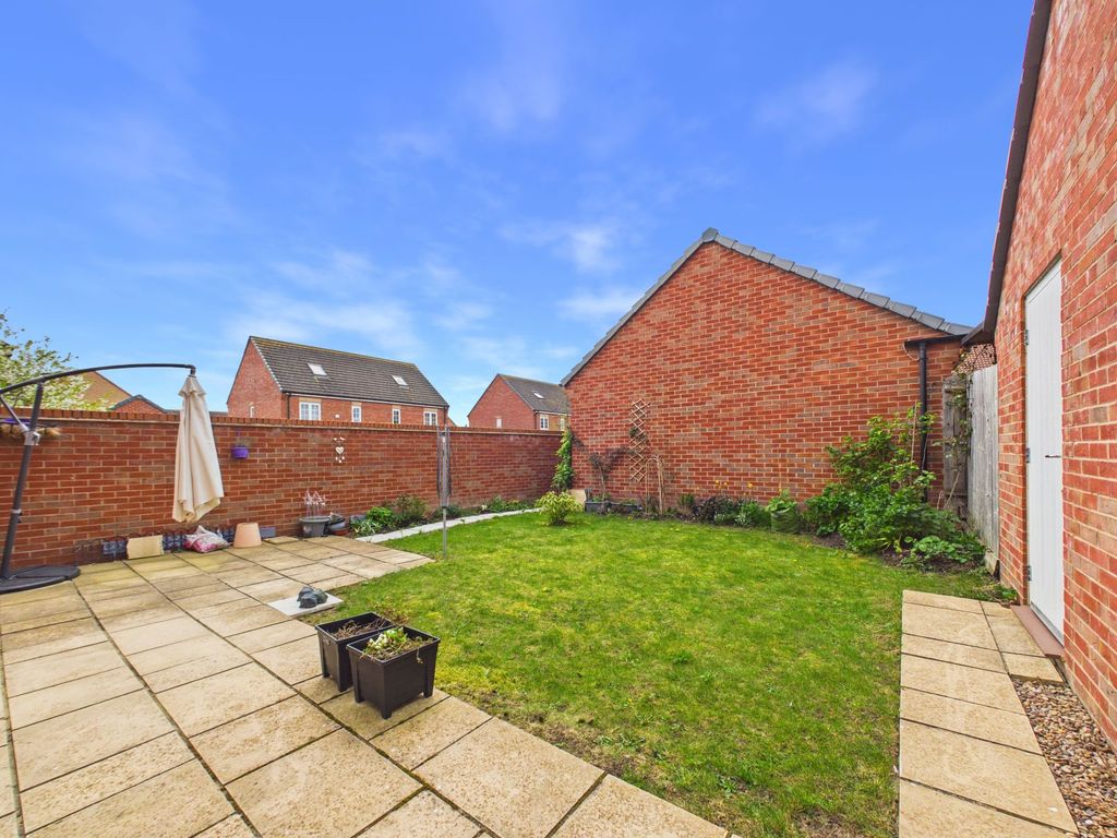 Property photo 2 of 21