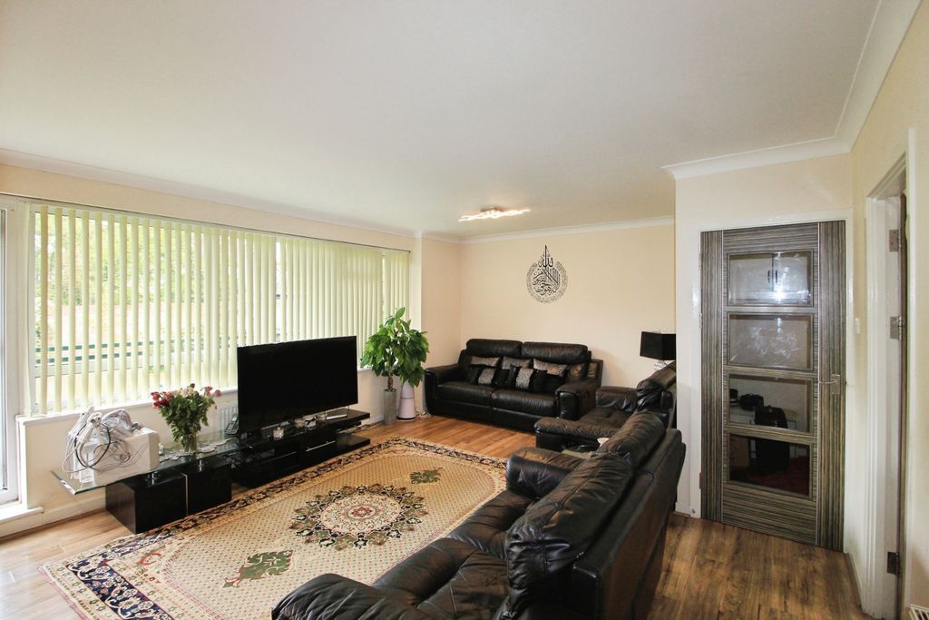 Property photo 2 of 15 Gallery