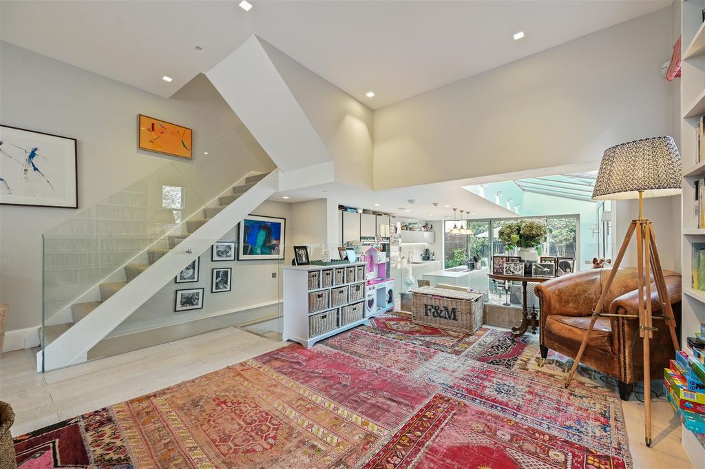Property photo 1 of 14 Wolverton Road