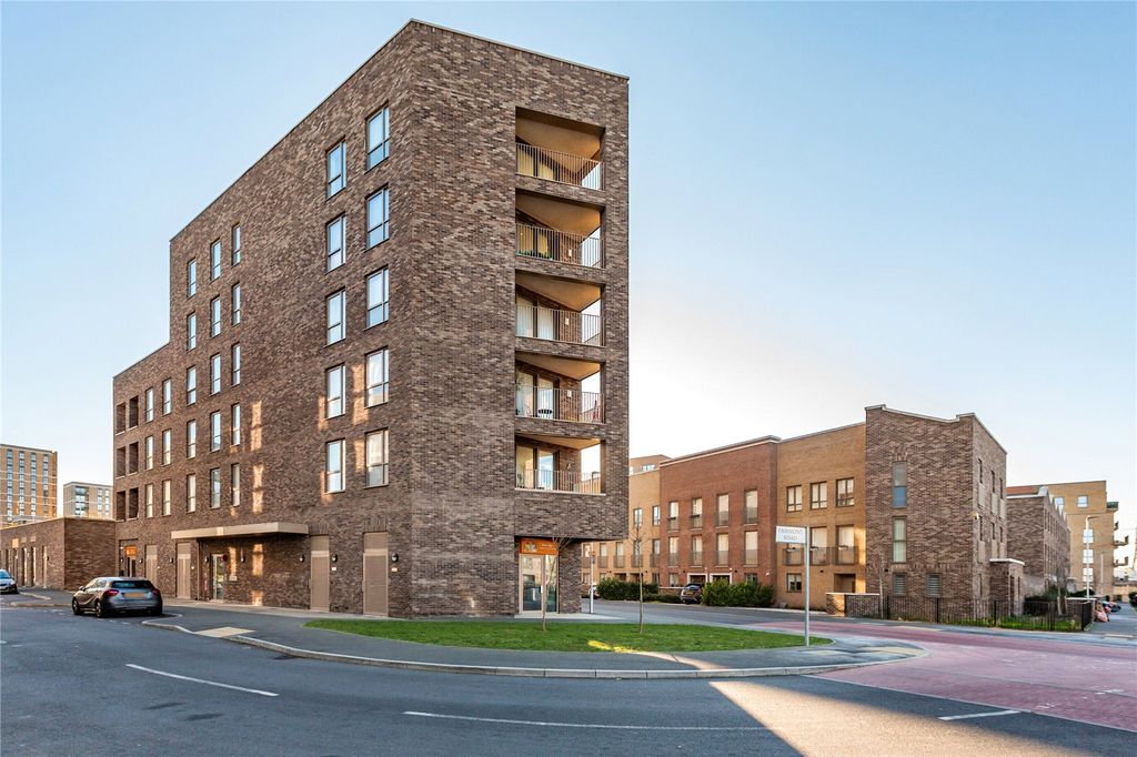 Property photo 3 of 14 Exterior