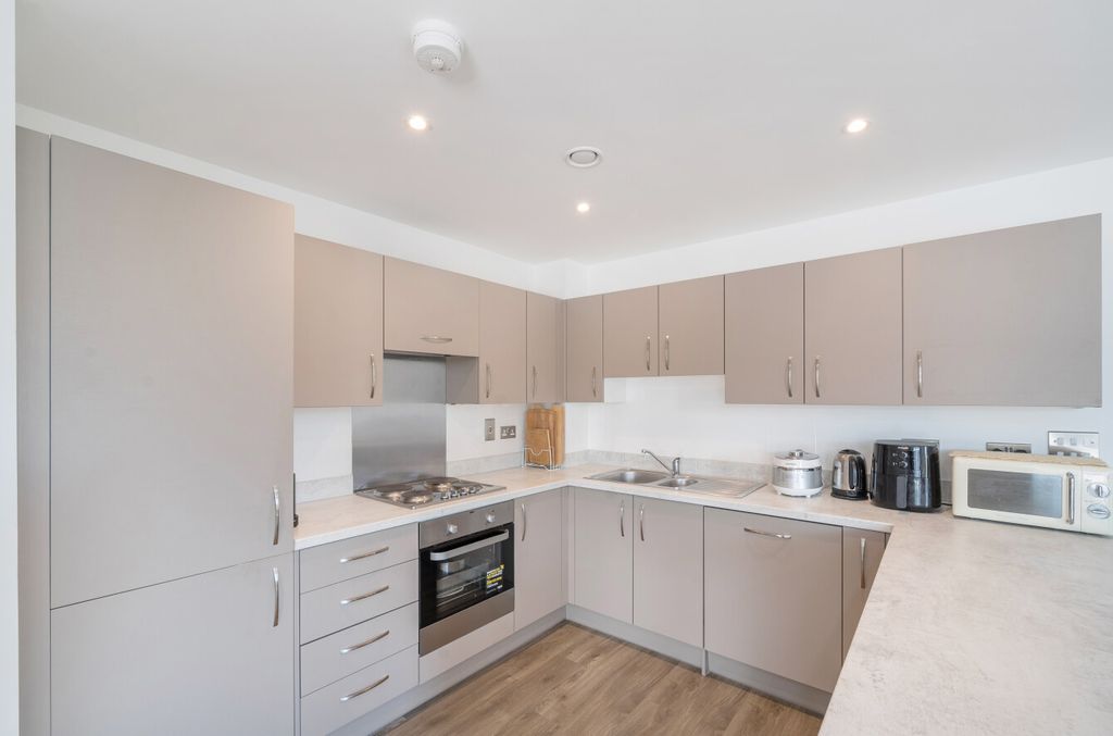 Property photo 3 of 18 Picture 3