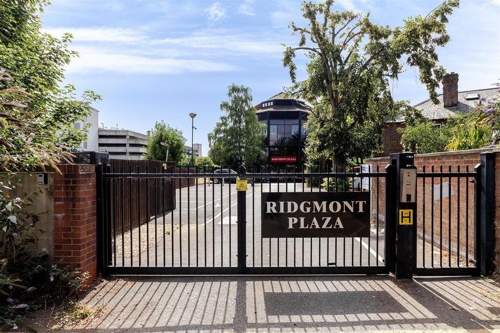 Property photo 1 of 17 26Ridgmontplaza-1.Jpg