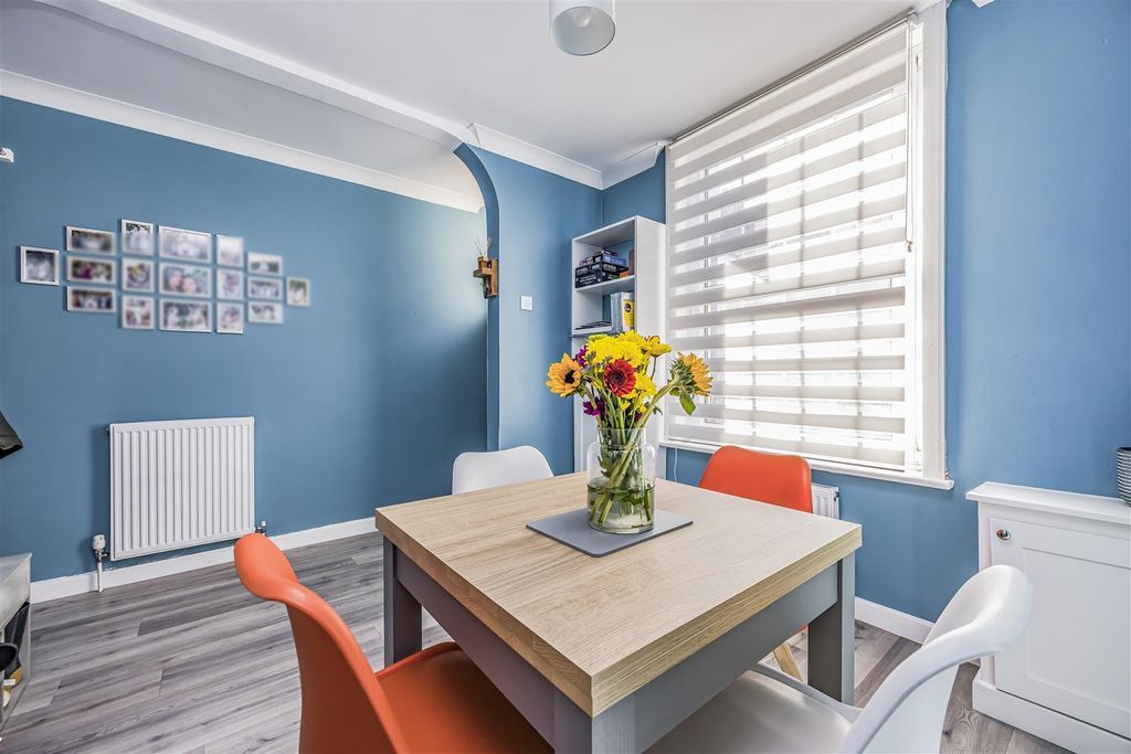 Property photo 3 of 23 95 Cuthbert Road, Portsmouth-Porticomarketing-Sold