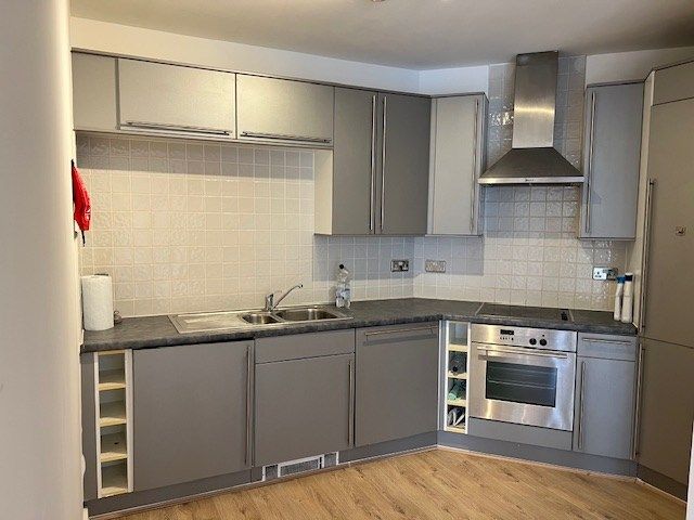Property photo 1 of 11 Luxury One Bedroom Apartment - Cardiff City Centre