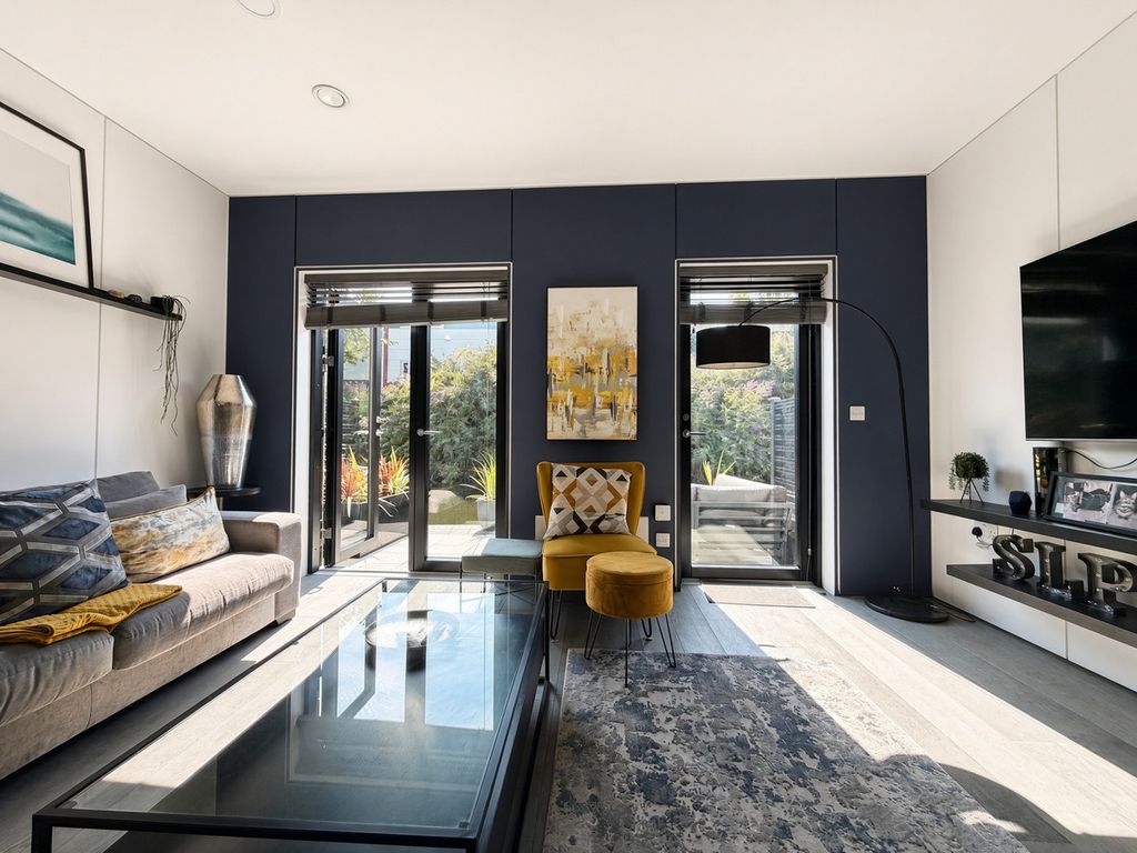 Property photo 2 of 23