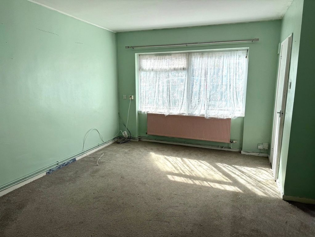 Property photo 3 of 8 Picture No. 04