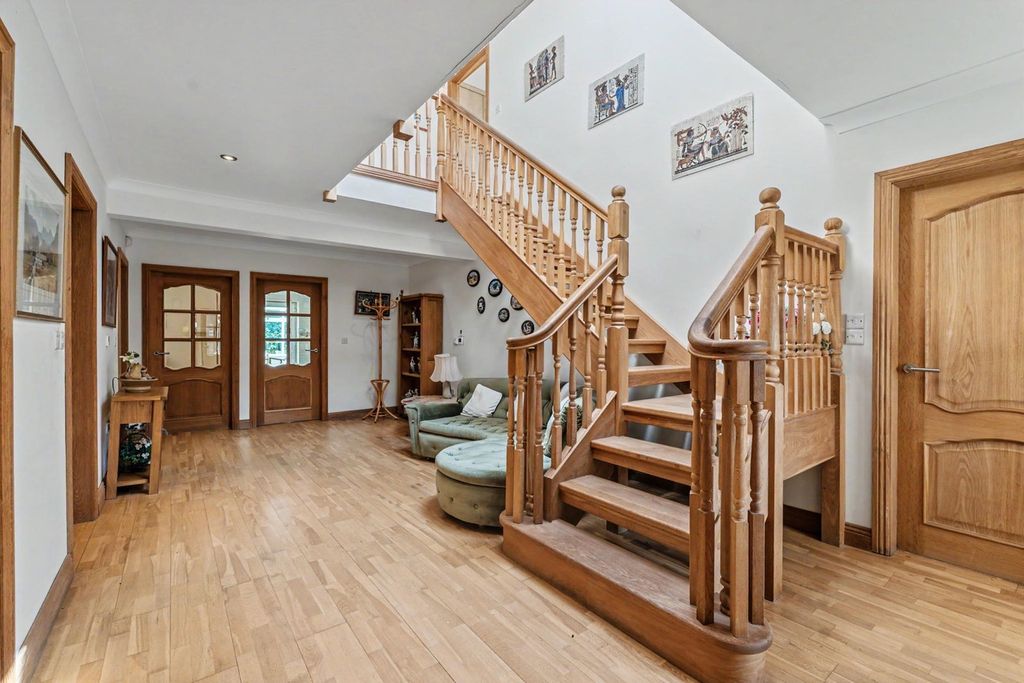 Property photo 2 of 43