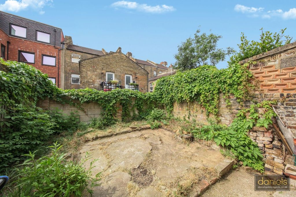 Property photo 2 of 14