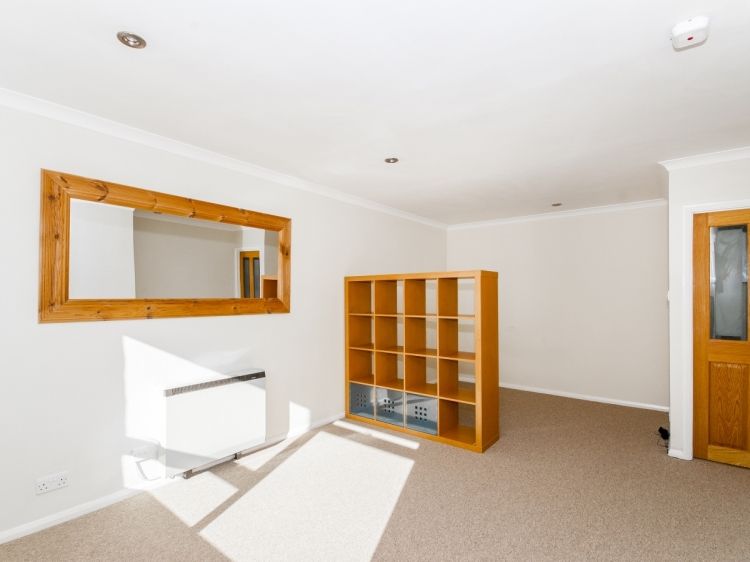 Property photo 1 of 6 Mainroom4