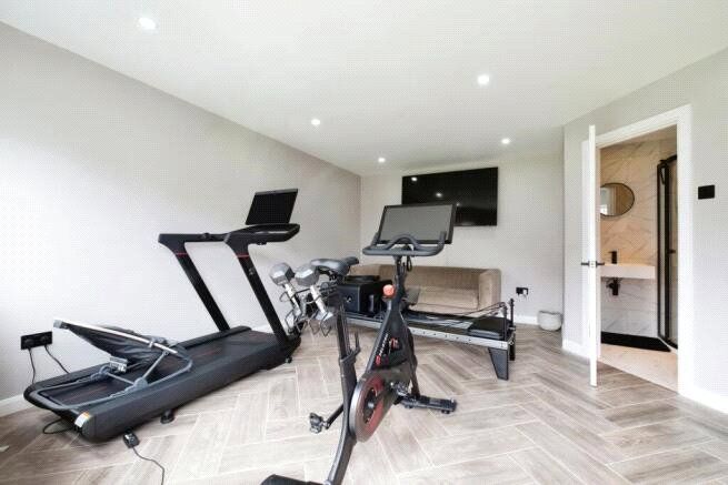 Property photo 2 of 19 Picture No. 32