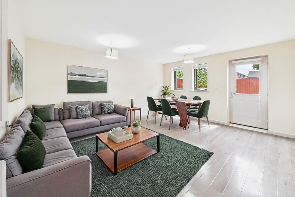 Property photo 3 of 15 4478585