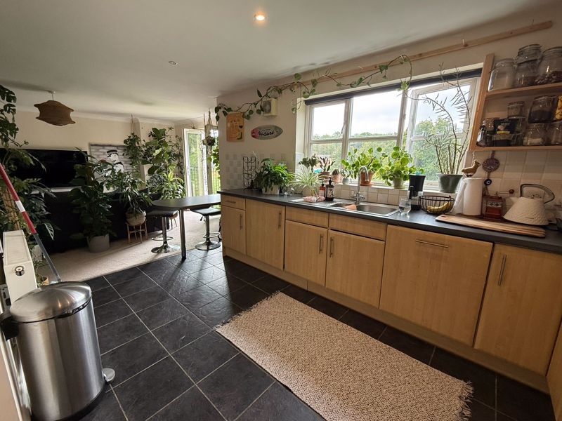 Property photo 3 of 11 Photo 6