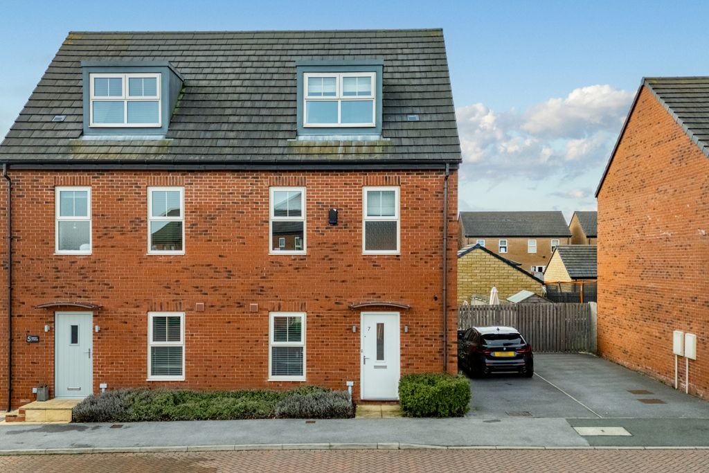 Property photo 1 of 19 4 Bedroom Semi Detached For Sale