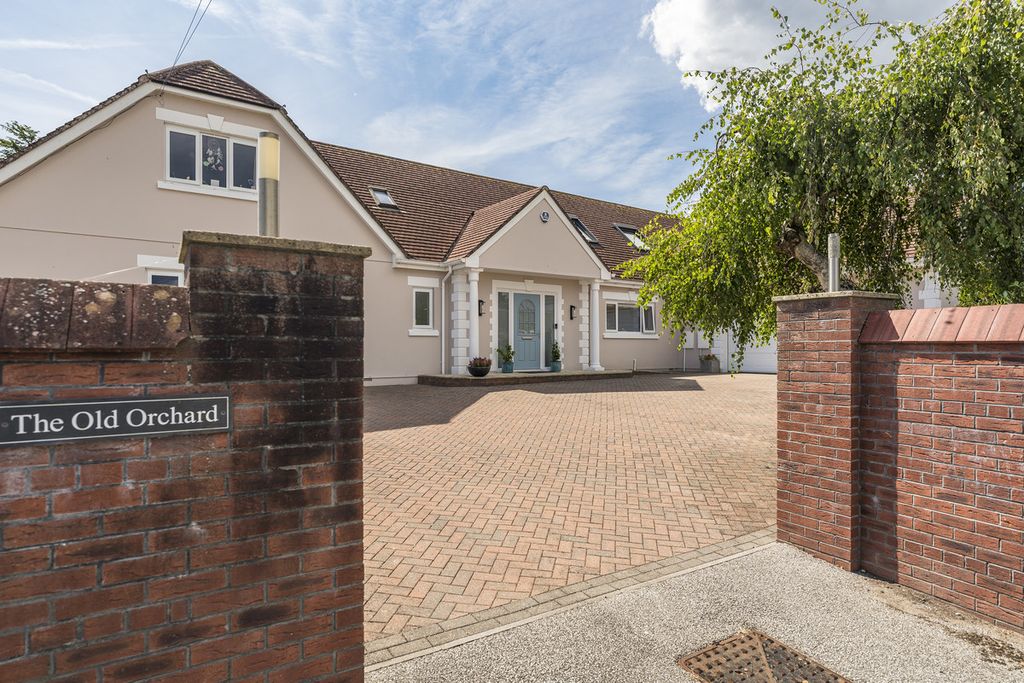 Property photo 3 of 45