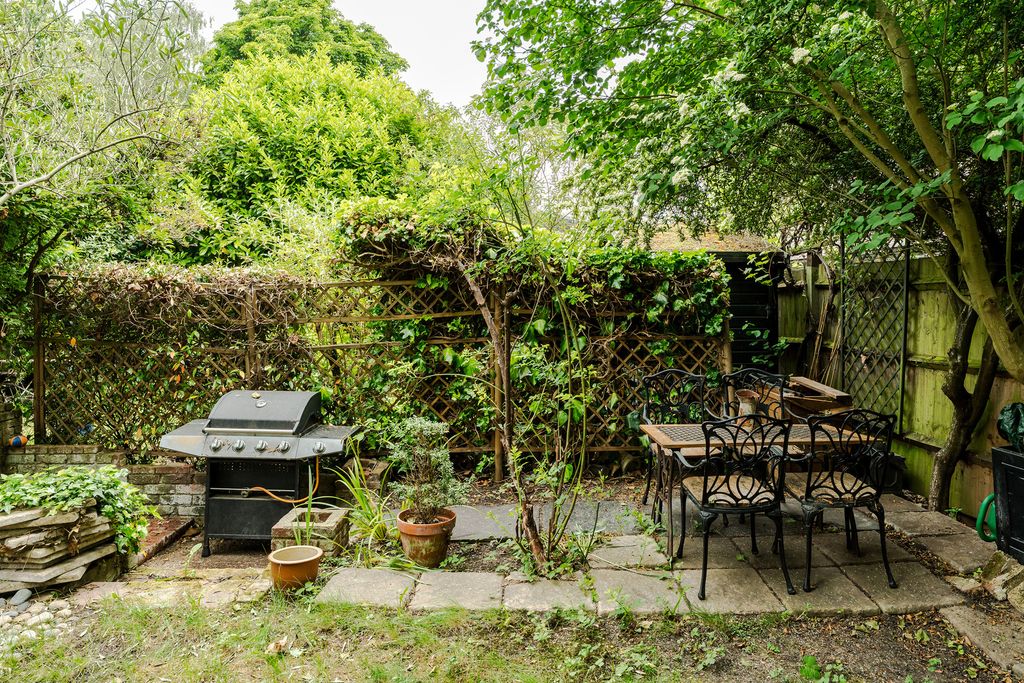 Property photo 3 of 19 287480 - C, 195, Camberwell Grove-22.Jpeg