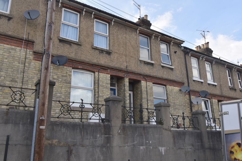 Property photo 1 of 11 External
