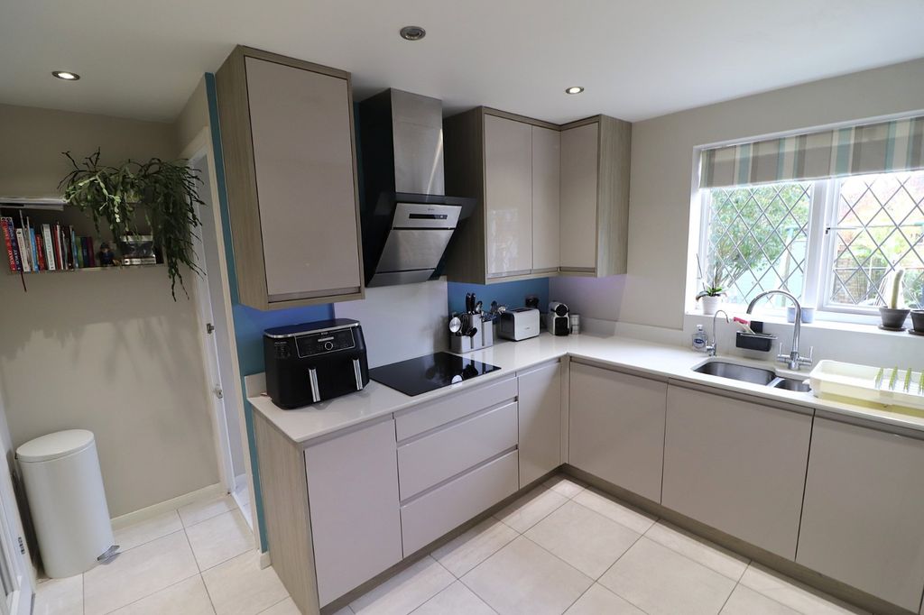 Property photo 3 of 19 Picture No. 10