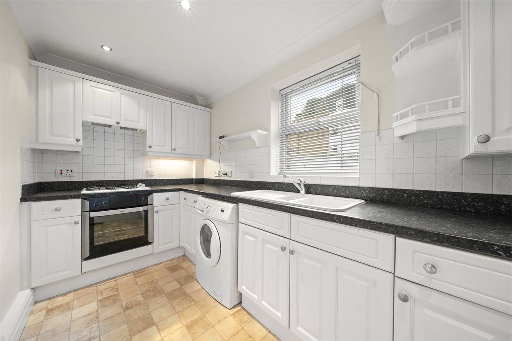 Property photo 1 of 13 4
