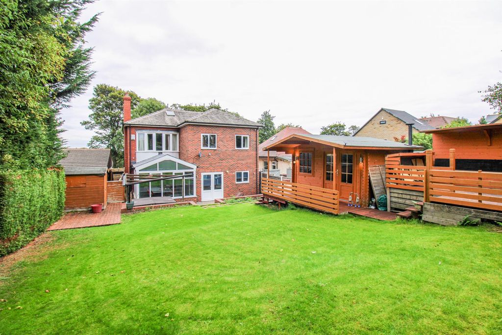 Property photo 2 of 16 Outside