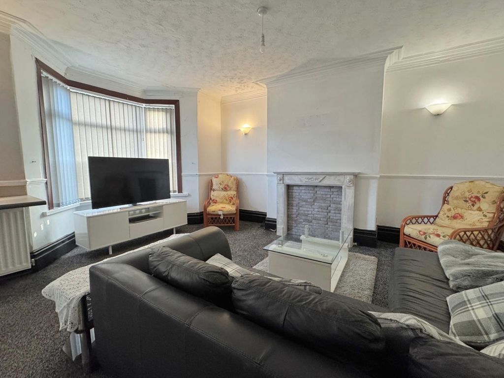 Property photo 3 of 16 Bb1527Eb-B021-4799-Ad75-37dc362A4c04