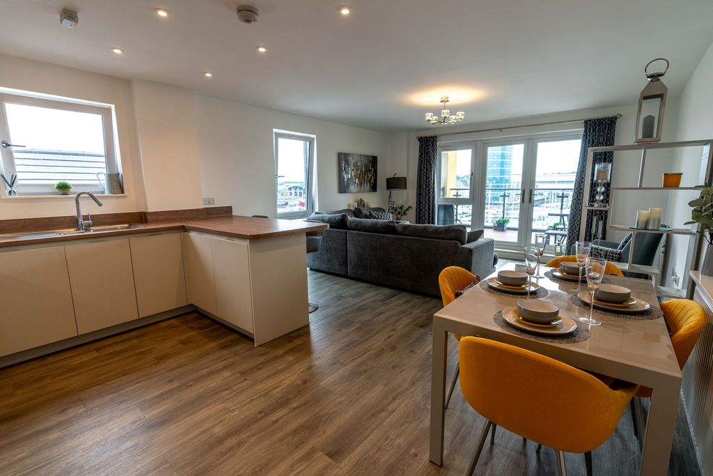 Property photo 3 of 12