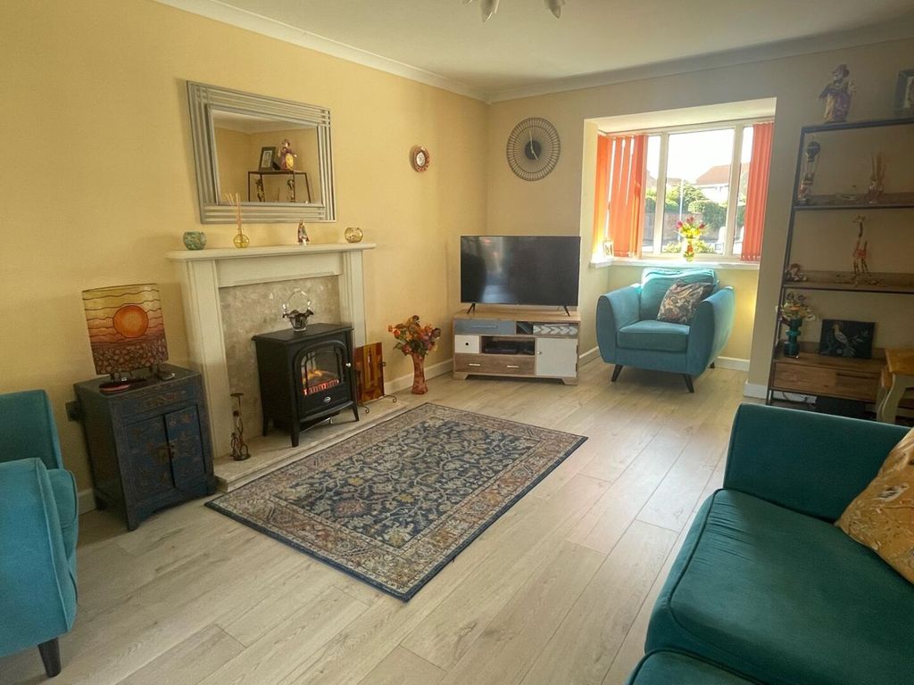 Property photo 3 of 37 Living Room