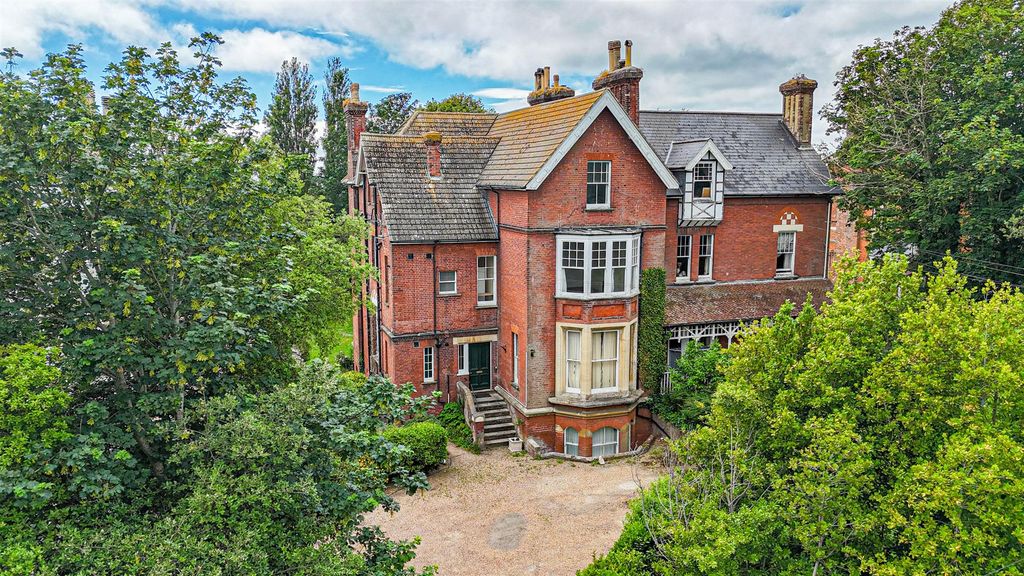 Property photo 1 of 10 Dji_20260617152933_0785_D.Jpg