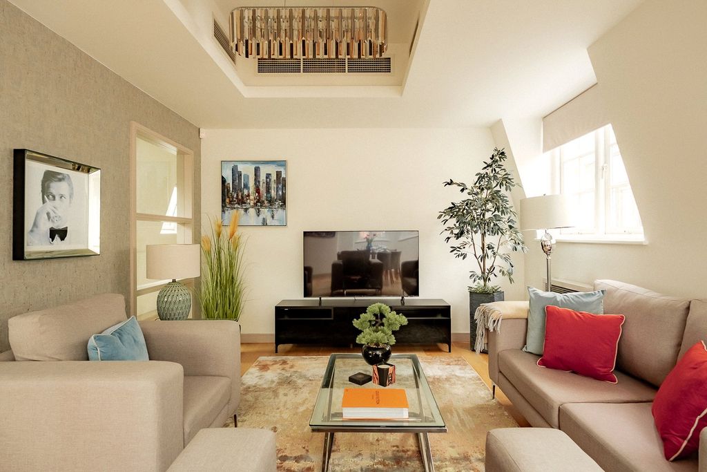 Property photo 1 of 15 Living Room