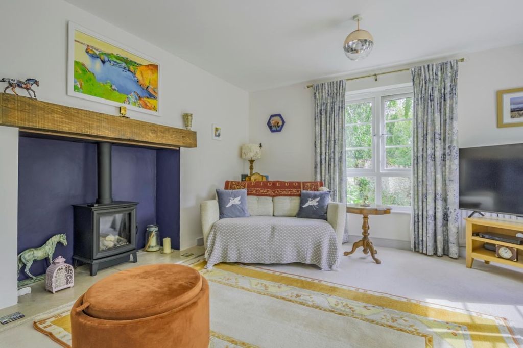 Property photo 2 of 18 Dae884E4-424A-45E8-8428-072E6F01A20d