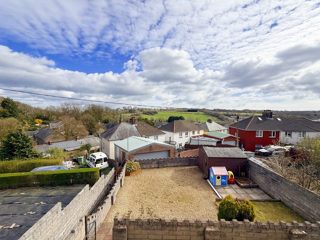 Property photo 2 of 20 Front Aspect