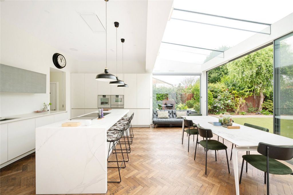 Property photo 1 of 48 Picture No. 28