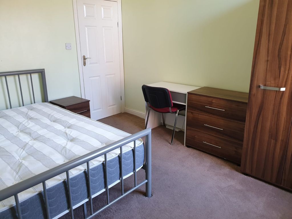 Property photo 1 of 15 Heald Place
