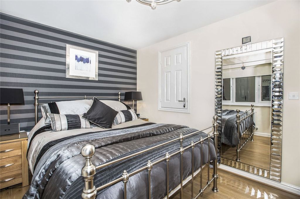 Property photo 3 of 5 Picture No. 04